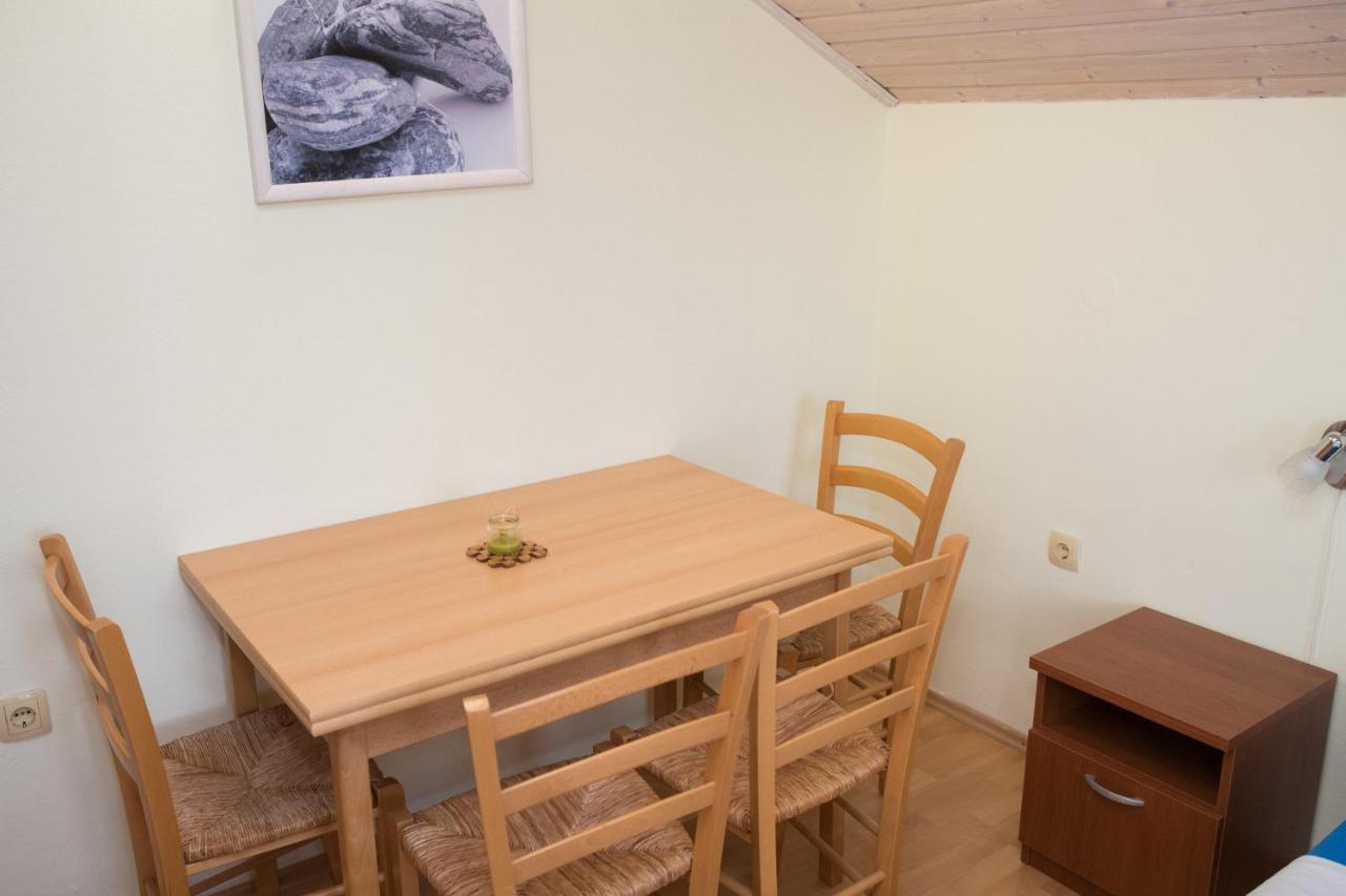 Apartment Dalmatien Raslina Eksteriør billede